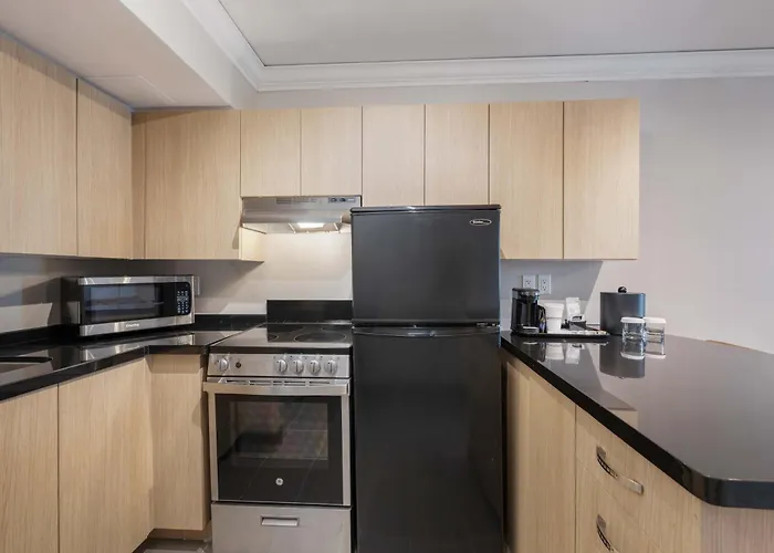 Sandman Signature Toronto Airport Hotel